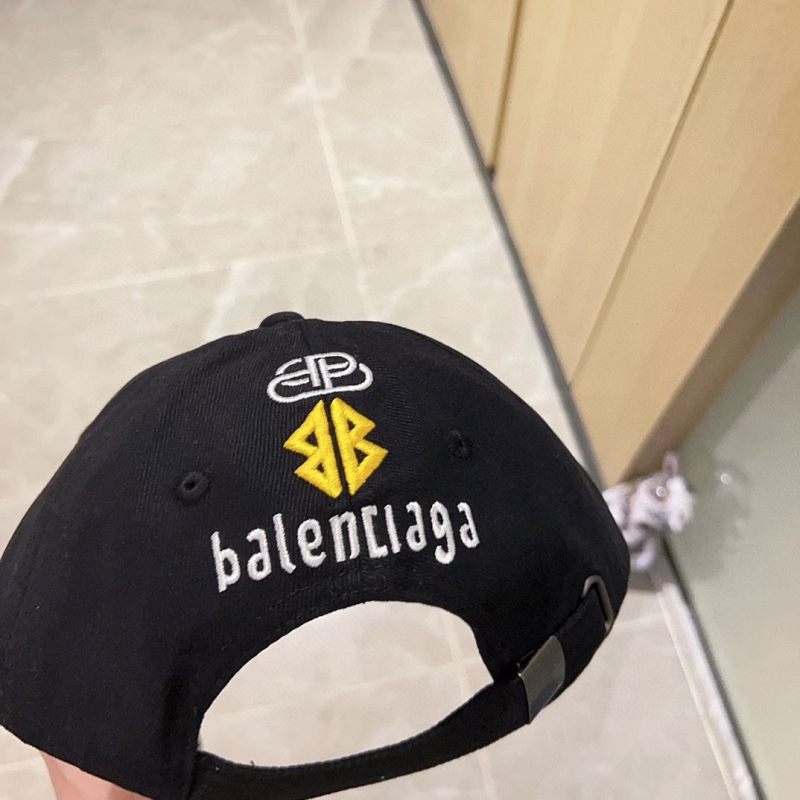 BALENCIAGA